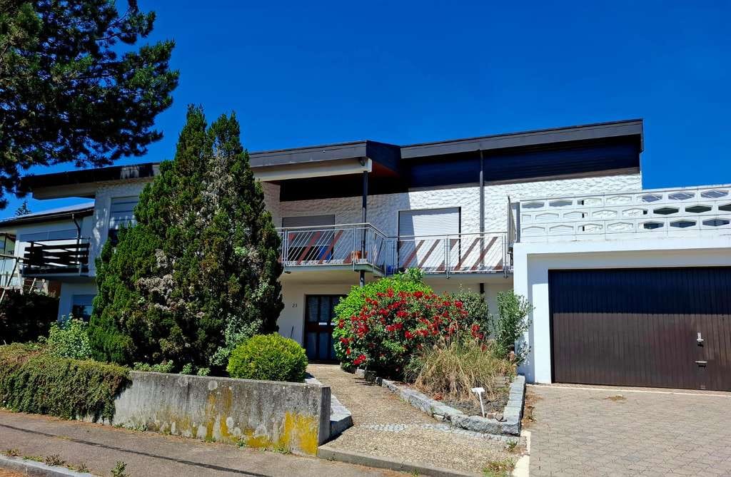 Immobilie in Herbrechtingen - Einzigartiger Panoramablick über Herbrechtingen – Großzügiges Einfamilienhaus mit Einliegerwohnung - Bild 0