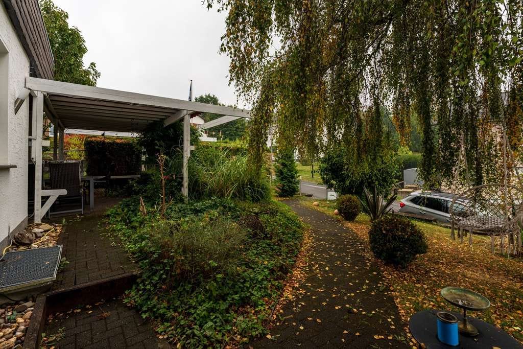 Immobilie in Möhnesee - vielseitig verwendbares Zweifamilienwohnhaus - Bild 2
