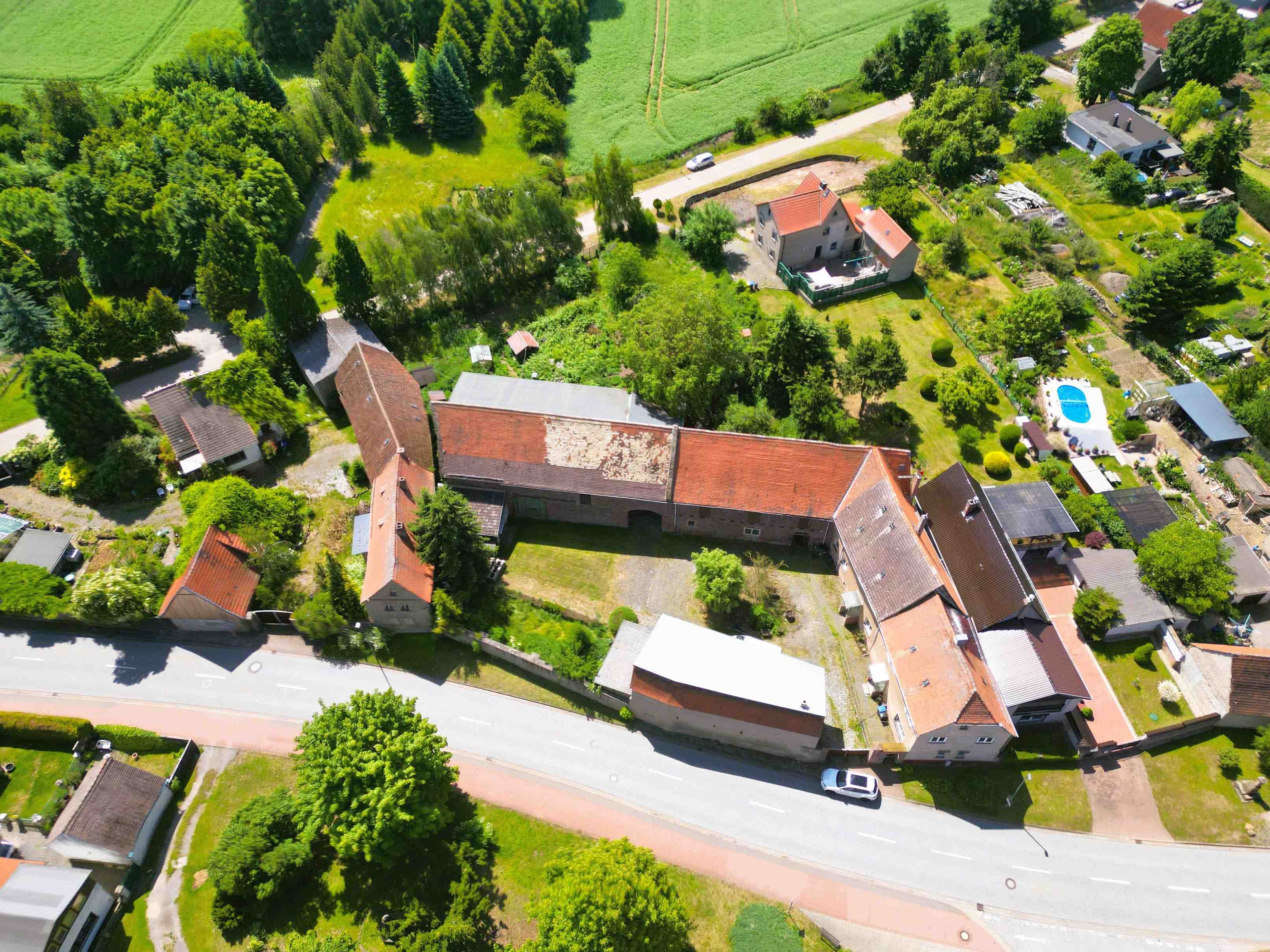 Immobilie in Mansfeld - Bauernhaus mit großer Scheune in Siebigerode zu verkaufen - Bild 0