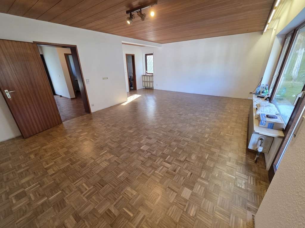 Immobilie in Remchingen - Mehrgenerationenhaus in Remchingen-Nöttingen in Sackgasse - Bild 2