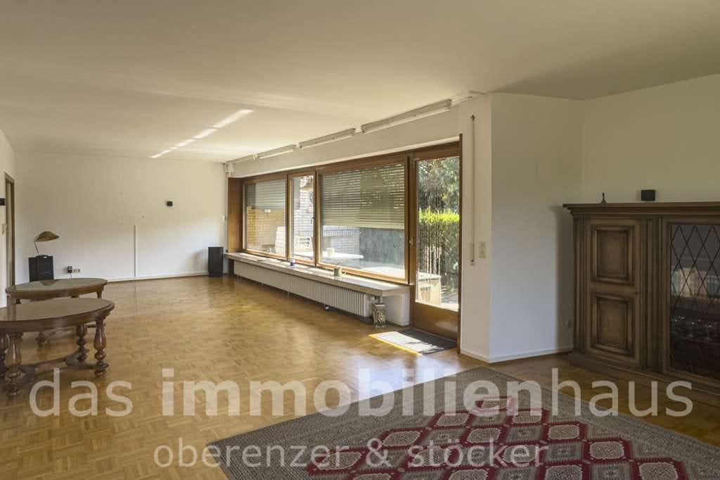 Immobilie in Cremlingen - Großzügiges Wohnhaus mit 1640 m² Grundstück im Ortskern von Schandelah - Bild 3
