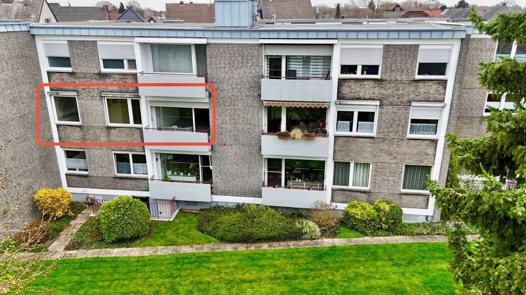 Immobilie in Grefrath - Verwirklichen Sie Ihren Wohntraum – Wohnung im 1. OG mit viel Potenzial - Bild 0