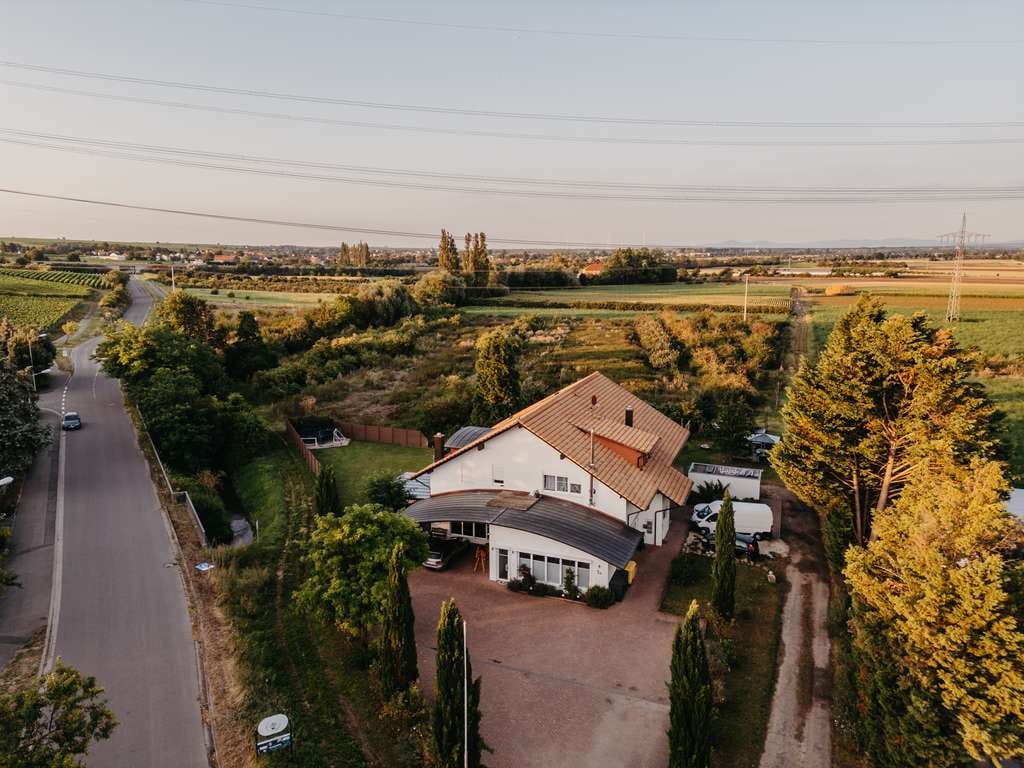 Immobilie in Großkarlbach - 🏡 Exklusives Mehrfamilienhaus mit Top-Ausstattung – Perfekt für Investoren oder Mehrgenerationen - Bild 0