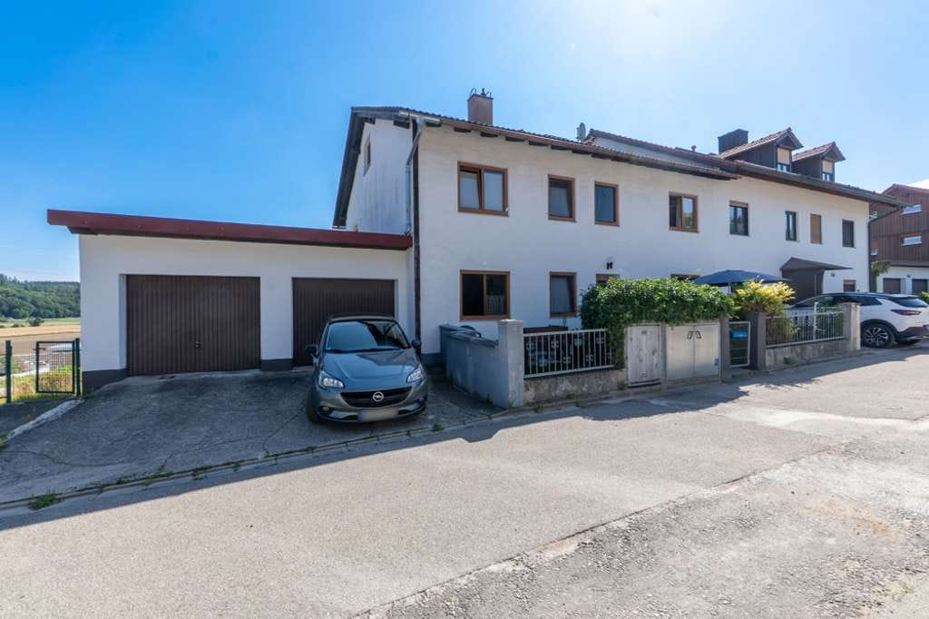 Immobilie in Ebersberg - Vermietetes 3-Parteienhaus in begehrter Lage bei Ebersberg - Bild 1