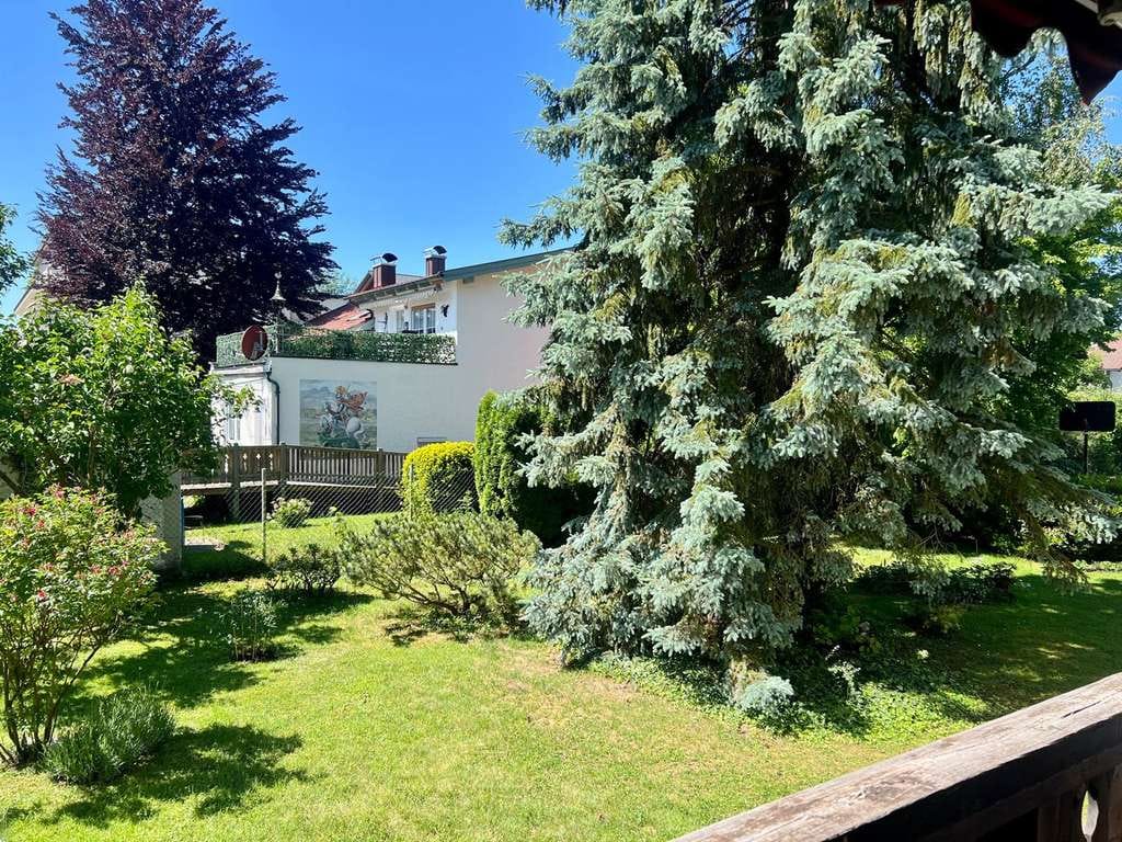 Immobilie in Bad Aibling - Attraktive Gelegenheit zur Modernisierung: sonnige 3-Zimmer-Wohnung mit Südbalkon - Bild 1