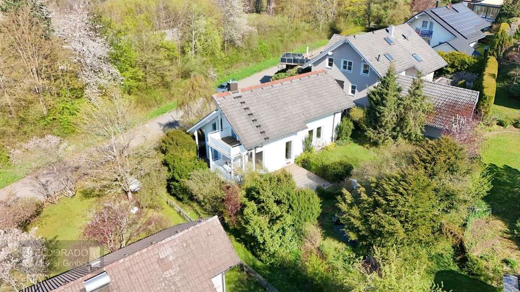 Immobilie in Dornstetten - Architektenhaus in Sackgasse – 200 m² Wohnfläche, Sauna, Kamin und Privatsphäre in Dornstetten-Aach - Bild 4