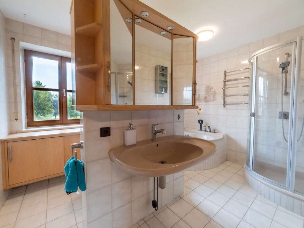 Immobilie in Teising - Wohnen mit Gartenidylle & Bachlauf – 3-Zimmer-Wohnung mit Charme, Kamin & PV-Anlage - Bild 2