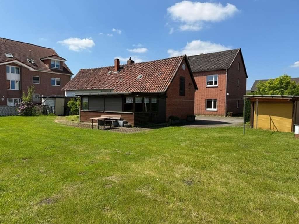 Immobilie in Garbsen - Mehrfamilienhaus mit 3 WE in Feldrandlage 
für Selbstnutzung mit Mieteinnahmen
Garbsen/Osterwald - Bild 0