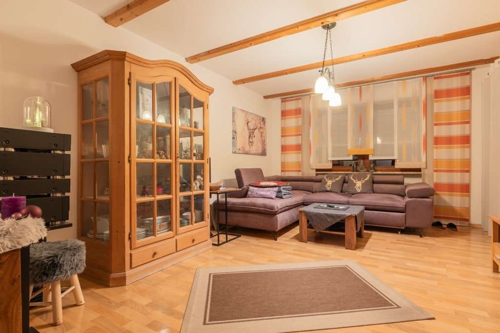 Immobilie in Salzweg - Kapitalanlage in Salzweg: 3-Zimmer-EG-Wohnung in ruhiger Lage mit Festgarage und Garten - Bild 1