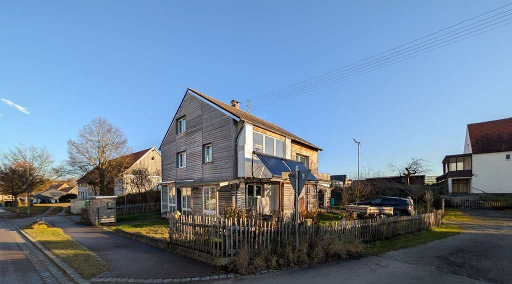 Immobilie in Ellzee - Einfamilienhaus mit Nutzungspotenzial, OG-Terrasse und umfangreichen energetischen Maßnahmen - Bild 0