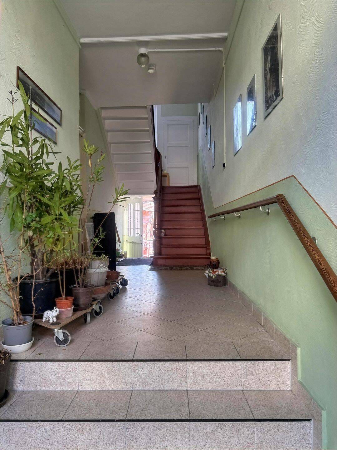 Immobilie in Sondershausen - Entwicklungsfähiges 1-3-Familienhaus mit Garten und Nebengelass - Bild 2