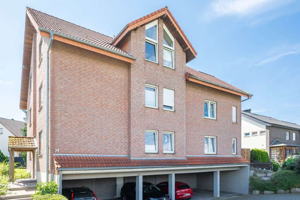 Immobilie in Oerlinghausen - KEINE KÄUFERPROVISION Solide Kapitalanlage mit Balkon und Garage im schönen Oerlinghausen Währentrup - Bild 2