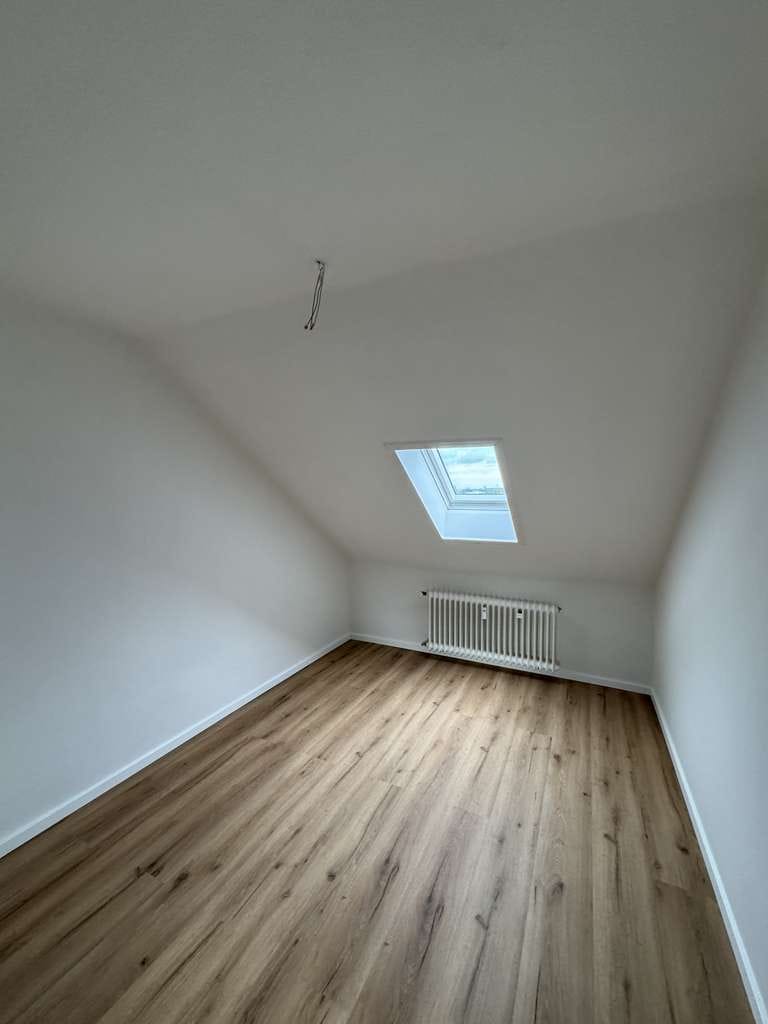 Immobilie in Walluf - Leerstehende & sanierte 3 ZKB-Wohnung in Walluf - Bild 2