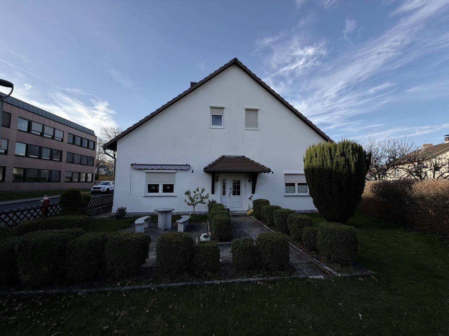 Immobilie in Eschwege - Großzügiges Einfamilienhaus mit Einliegerwohnung - viel Potenzial auf großem Grundstück - Bild 3