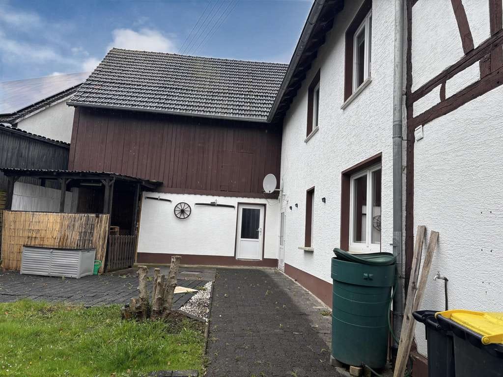 Immobilie in Hasselbach - Ehemaliges Bauernhaus mit kompaktem Grundstück und Ausbaupotenzial in Ortslage! - Bild 3