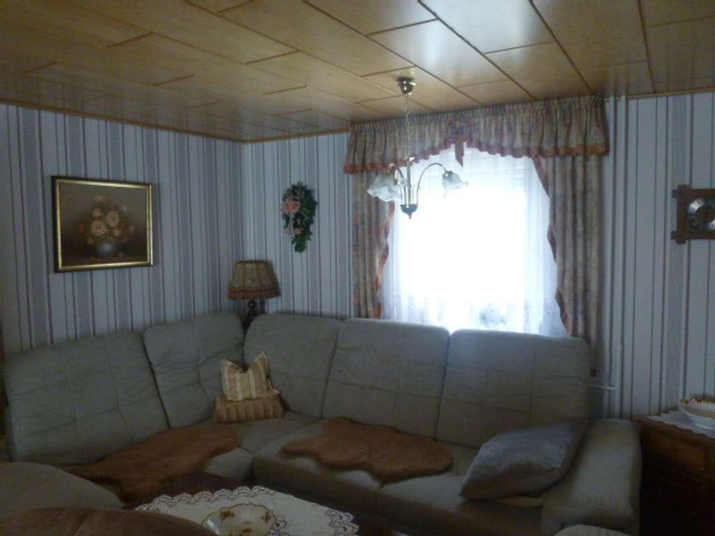 Immobilie in Dermbach - Einfamilienhaus mit Nebengebäude und Garten - Bild 2
