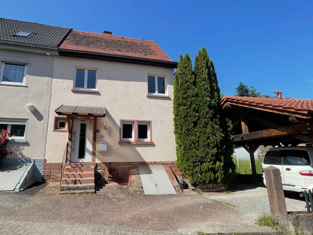 Immobilie in Collenberg - Liebevolles Einfamilienhaus mit Garten und großem Carport! - Bild 1
