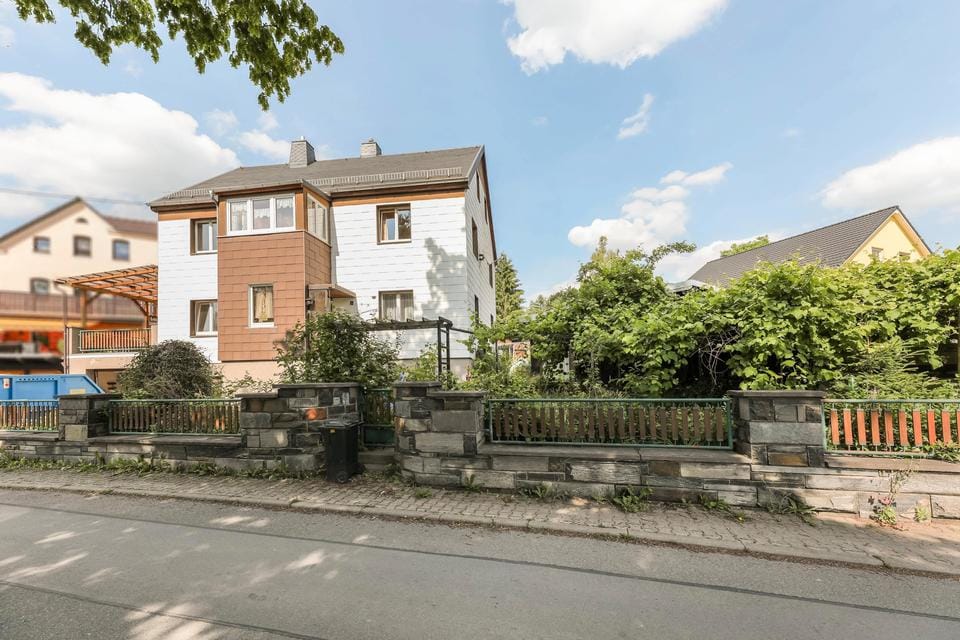 Immobilie in Wilkau-Haßlau - Charmantes Zweifamilienhaus mit Potenzial - Baujahr um 1900 - Bild 0