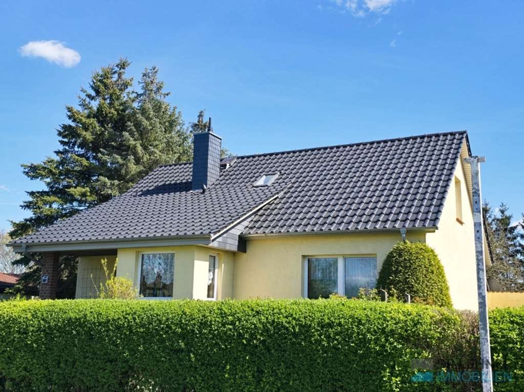Immobilie in Hohen Demzin - Dr. Lehner Immobilien NB-
Landhausidylle mit vielseitig nutzbarem Nebengelass - Bild 1