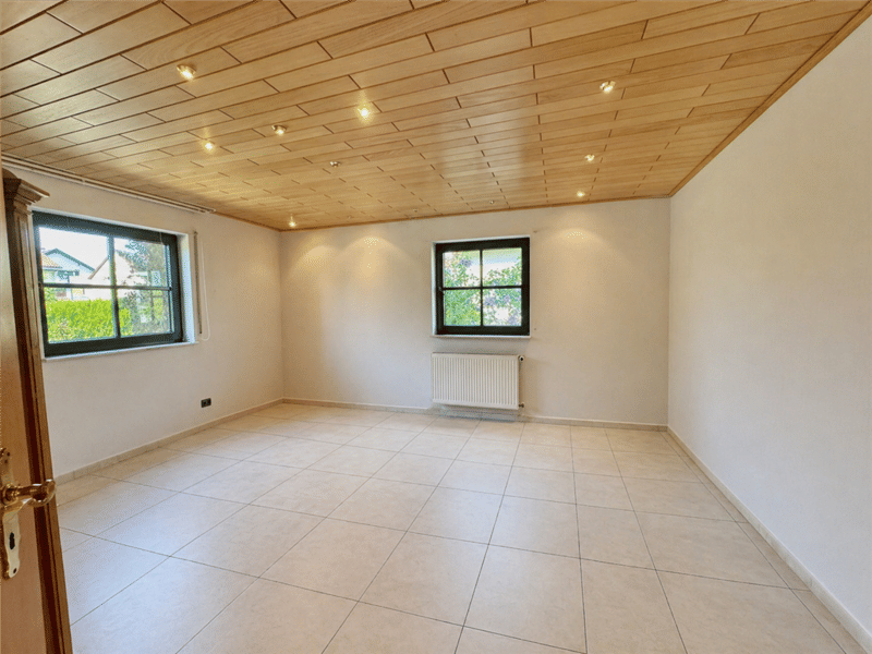 Immobilie in Bürstadt - Flexibles Zweifamilienhaus in Bürstadt – Wohnen, Vermieten oder beides kombinieren - Bild 0