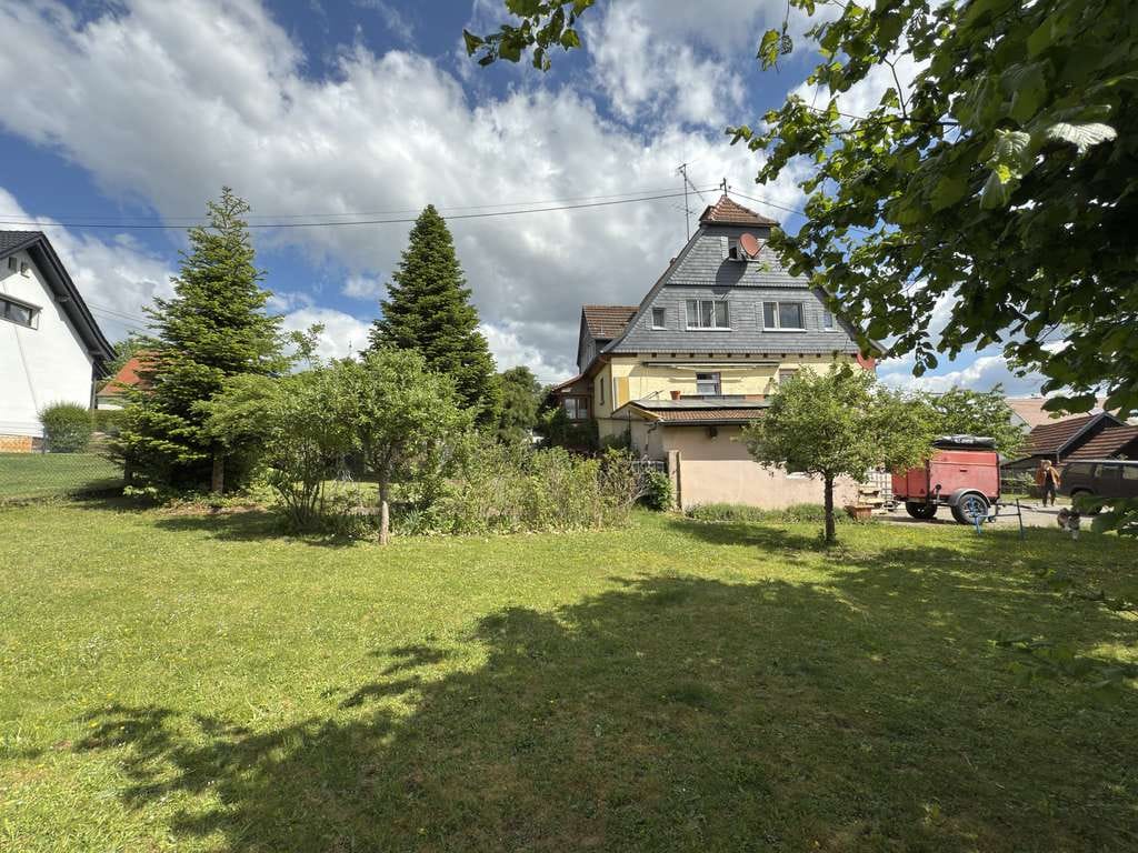 Immobilie in Birstein - **Charmantes Zwei-Familienwohnhaus auf großzügigem Grundstück in Ortslage von Birstein** - Bild 3