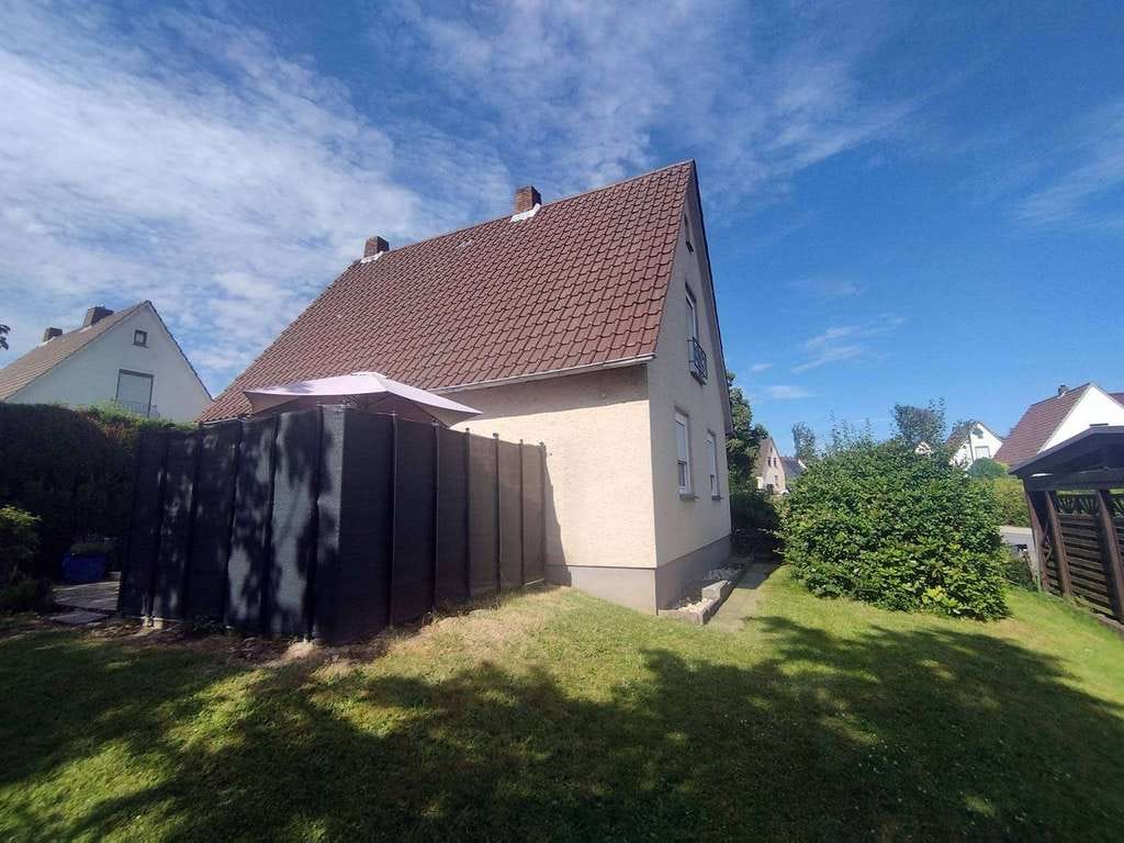 Immobilie in Siershahn - Einfamilienhaus mit großem Grundstück in sehr guter Lage - Bild 1