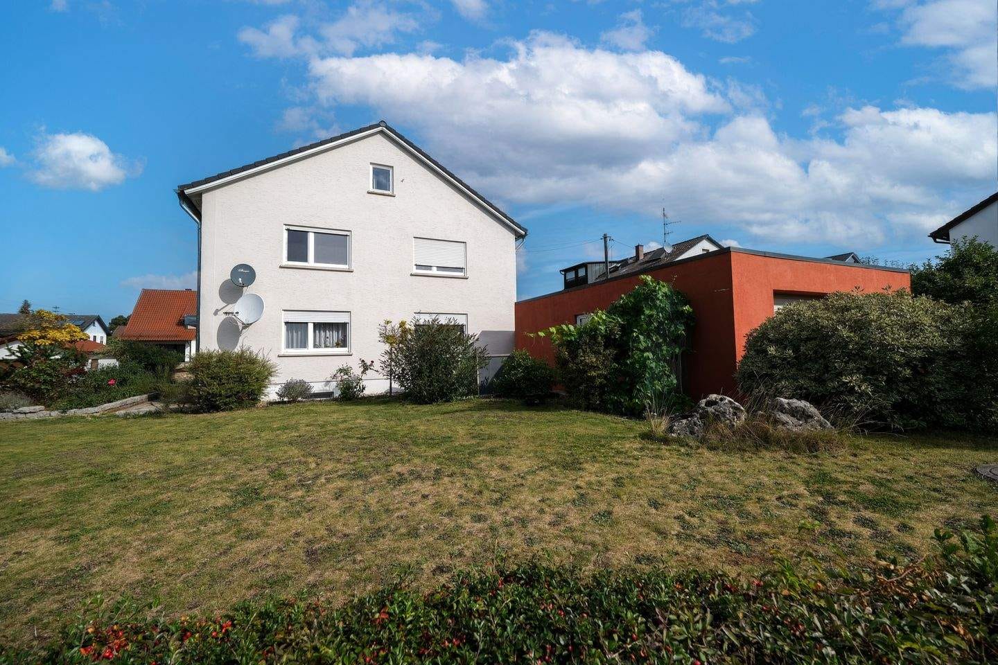 Immobilie in Unterschneidheim - Vierfamilienhaus mit PV-Anlage und Ausbaupotenzial in Unterschneidheim - Bild 3