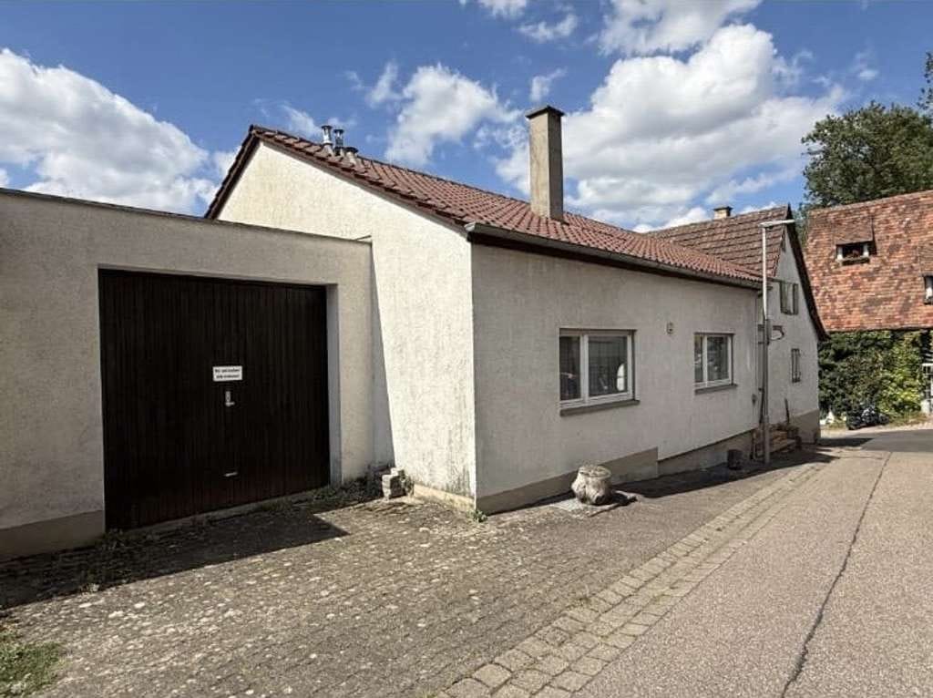 Immobilie in Weissach - Sanierungsbedürftiges Einfamilienhaus in Weissach-Flacht - Bild 2