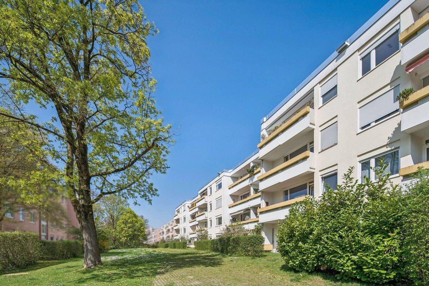 Immobilie in Unterföhring - Ruhiges und naturnahes Wohnen in Unterföhring:  Sehr gut geschnittene 3-Zimmer-Wohnung mit Süd-Balkon - Bild 3