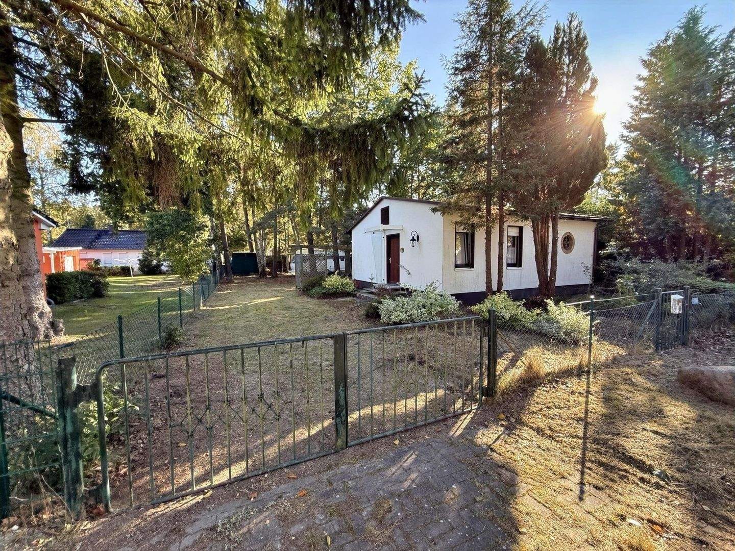 Immobilie in Glowe - Ihr Ferienbungalow an der Rügener Ostseeküste im Ostseebad Glowe  Eigennutzung oder Ferienvermietung entscheiden Sie! - Bild 0