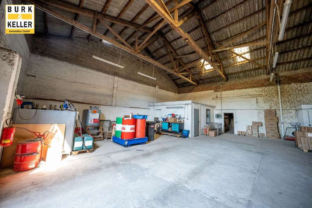 Immobilie in Elsdorf - Historisch gewachsenes Hofanwesen: Wohnhaus, Scheune, Gewerbehalle und großzügige Flächenreserven - Bild 2