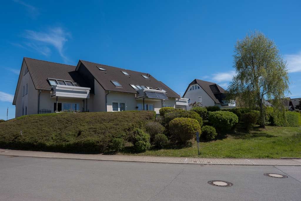 Immobilie in Hohndorf - 1 von 2 gepflegten Eigentumswohnungen mit Balkon, Keller, Stellplatz in sehr guter Lage von Hohndorf - Bild 3