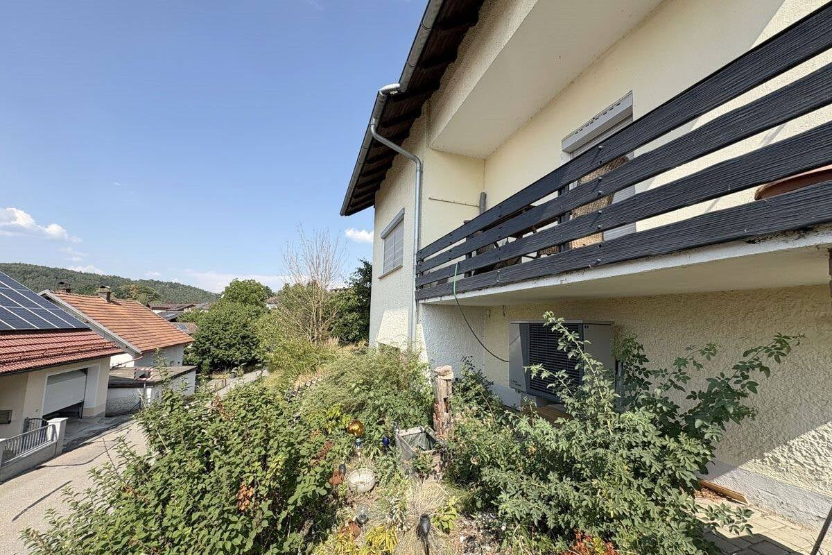 Immobilie in Chamerau - Einfamilienhaus mit Einliegerwohnung in Chamerau - Bild 1