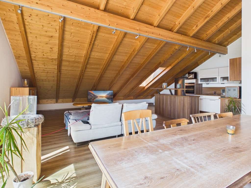 Immobilie in Adlkofen - Stil, Charakter, Ausstrahlung!  
Moderne 3-Zimmer-Wohnung mit Sichtdachstuhl und Lift in Adlkofen! - Bild 4
