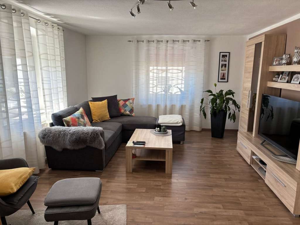 Immobilie in Münchberg - Ansprechende, modernisierte Doppelhaushälfte zur Eigennutzung mit gepflegten Garten in Münchberg - Bild 2