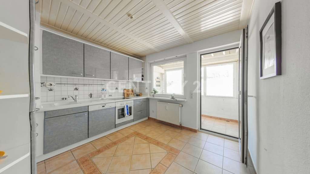 Immobilie in Klein-Winternheim - Bezugsfrei | 3 Zimmer | Loggia | Küche | Parkplatz | Keller | Sauna - Bild 2