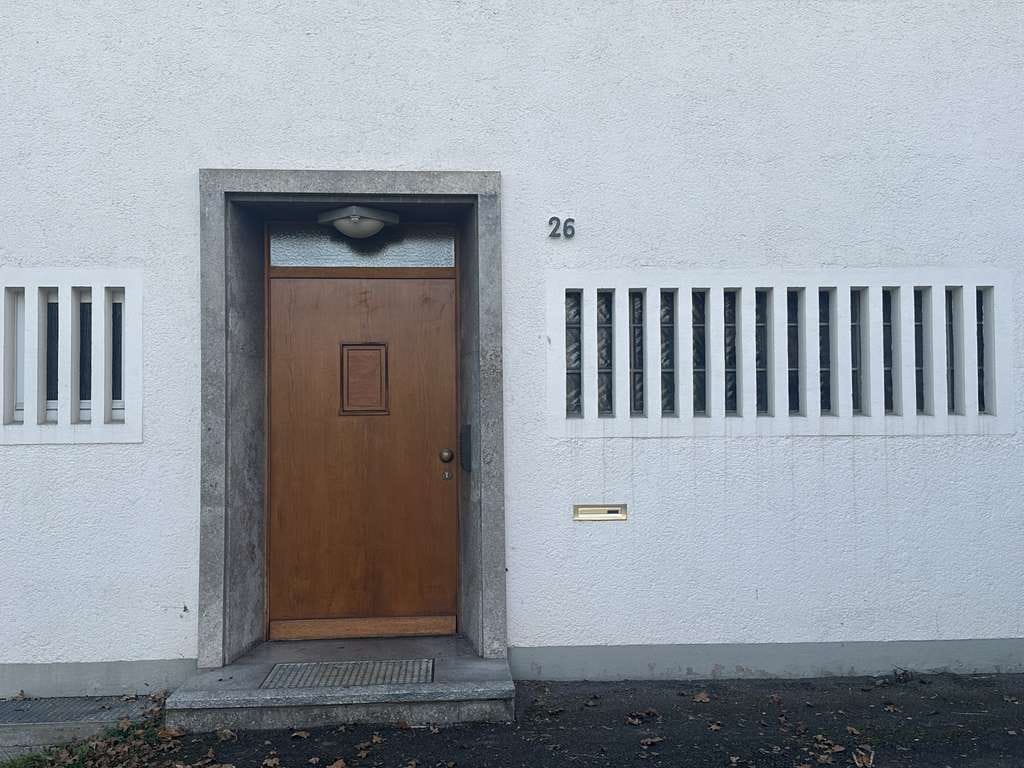 Immobilie in Hüfingen - 60er-Jahre Pfarrhaus mit paradiesischem Garten (Erbpacht) bei Donaueschingen - Bild 4
