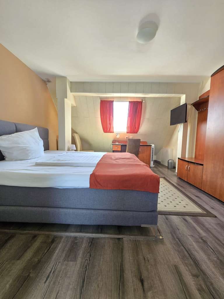 Immobilie in Bietigheim - Hotelimmobilie als Wohntraum von morgen – mit Sauna und Stellplätzen - Bild 2