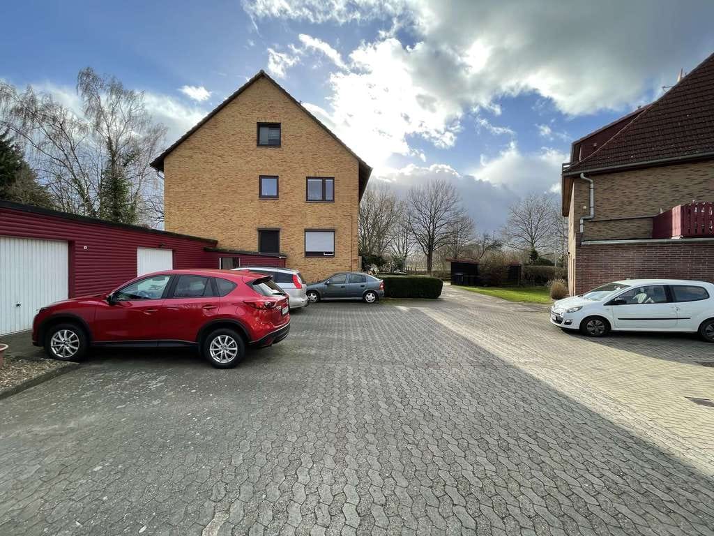 Immobilie in Langenhagen - Solide Kapitalanlage: 4-Parteienhaus mit 2 Garagen + Stellplatz - Bild 3
