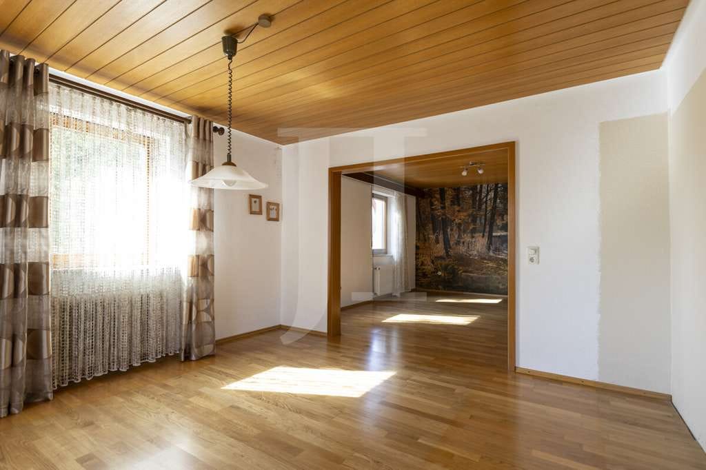 Immobilie in Neulingen - Gepflegtes Einfamilienhaus mit Scheune in Nußbaum - Bild 3
