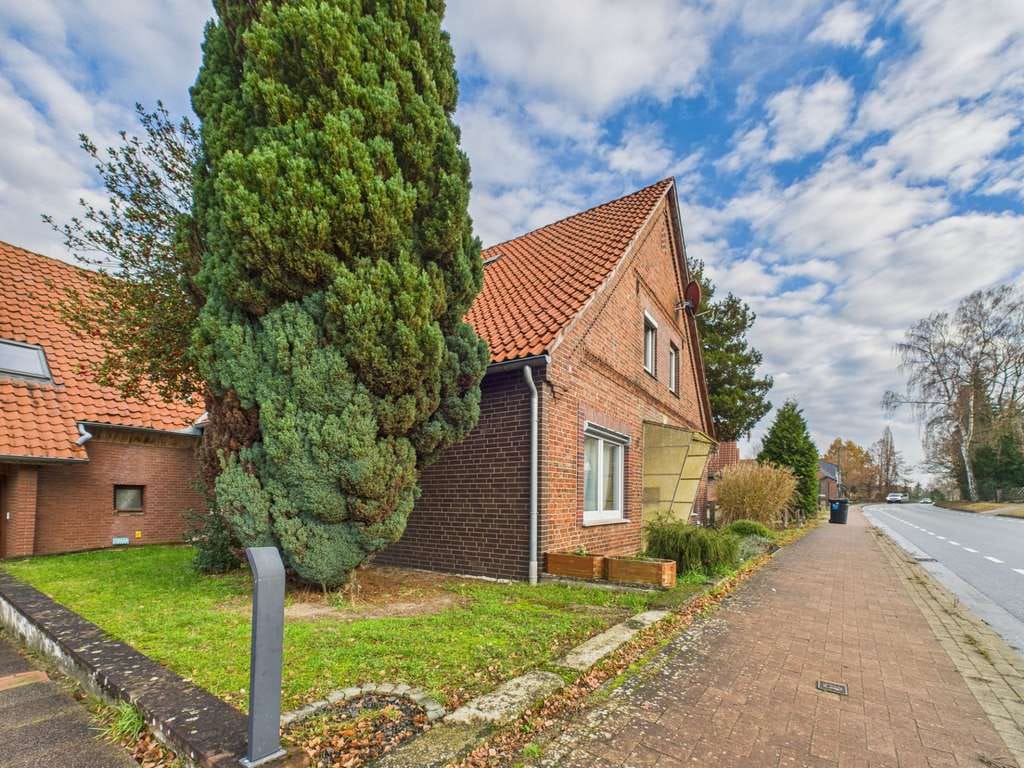 Immobilie in Rehburg-Loccum - Wohnungspaket am Steinhuder Meer: 2 Wohnungen mit PKW-Stellplätzen - Bild 0