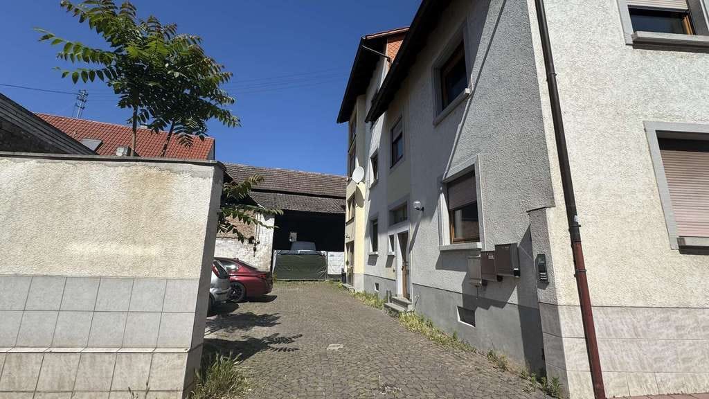 Immobilie in Neuhofen - 3 Parteienhaus mit mehreren Zugängen – ideal als Mehrfamilienhaus oder zur Vermietung - Bild 1