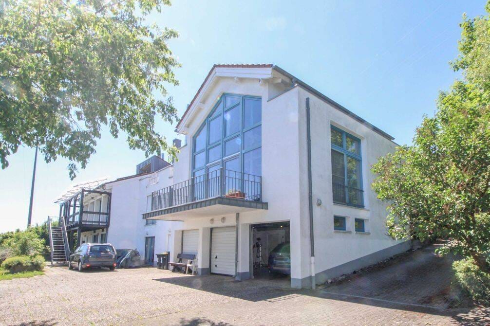 Immobilie in Mandelbachtal - NR. 1791: Architektenhaus mit sehr großem Grundstück in umwerfender Wohnlage - Bild 2