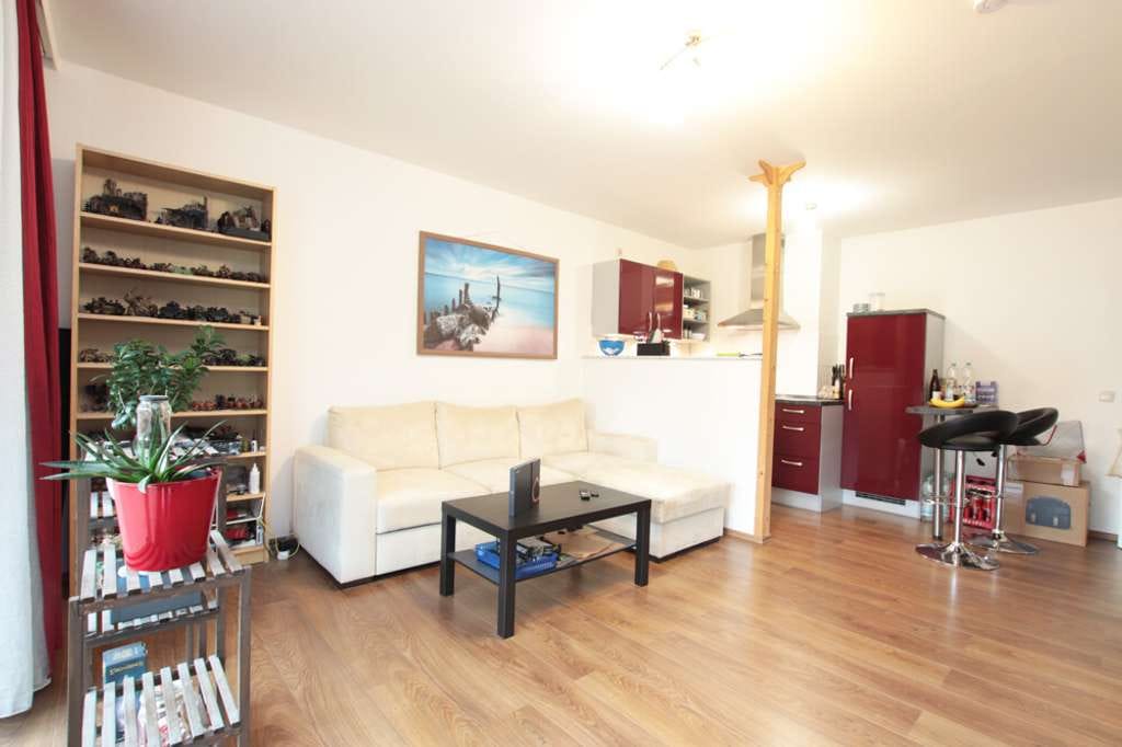 Immobilie in Bad Schwartau - Perfekt geschnittene 2-Zimmer-Wohnung mit Balkon und komfortablem Tiefgaragen-Stellplatz - Bild 2