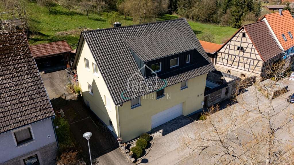 Immobilie in Forchtenberg - Großzügiges Einfamilienhaus mit Galerie, Einliegerpotenzial und vielseitiger Hofanlage - Bild 1