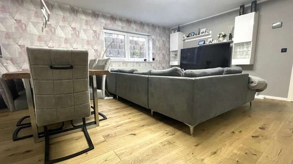 Immobilie in Carlsberg - Schön geschnittene 3-Zimmer-Wohnung im Souterrain eines topgepflegten 6-Parteienhauses - Bild 2