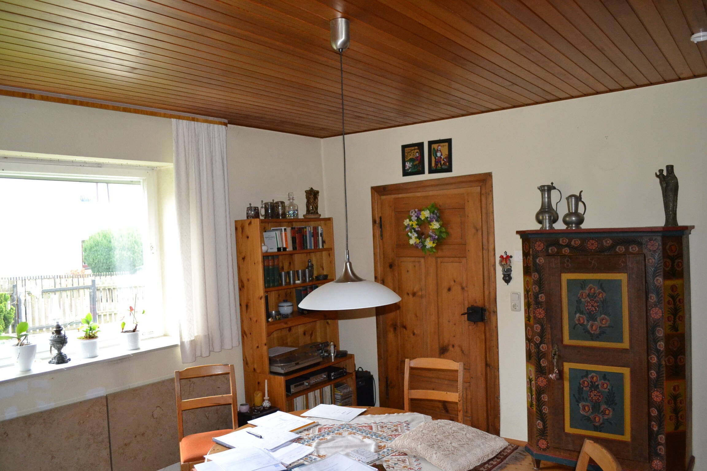 Immobilie in Köfering - Älteres Landhaus mit großem Garten in schöner Ortslage u. U. auch für Bauträger geeignet - Bild 1