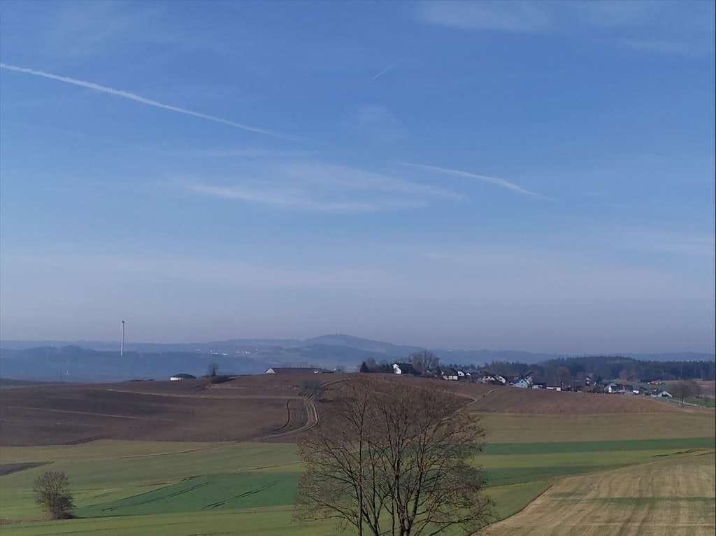 Immobilie in Selbitz - Wohnen mit unverbaubarem Panoramablick ins Grüne - Bild 1