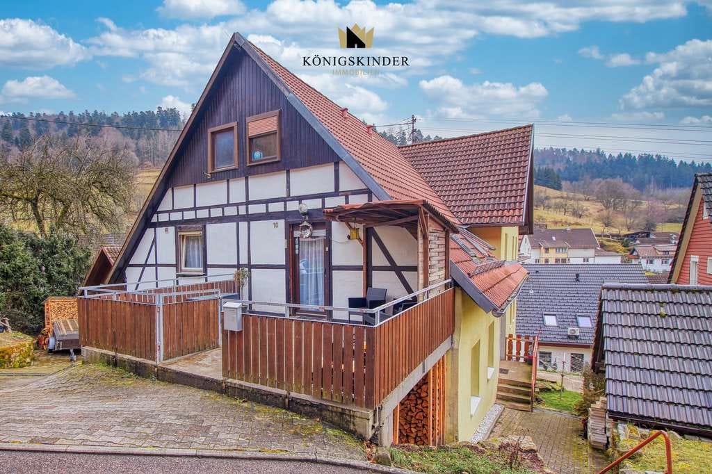 Immobilie in Gernsbach - Zweifamilienhaus mit Garten in ruhiger Lage - Bild 0