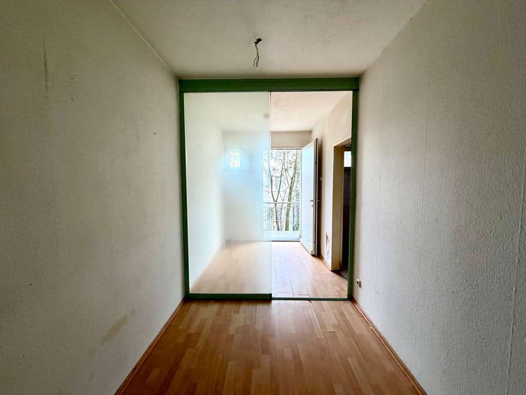 Immobilie in Darmstadt - Renovierungsbedürftiges Appartement mit Balkon und Tiefgaragenstellplatz in Arheilgen - Bild 3